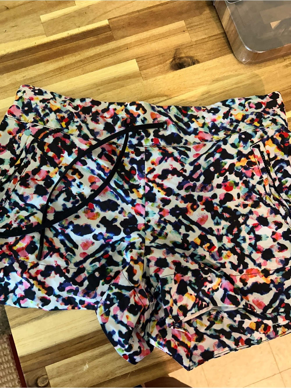 Solddddd

Athleta Multicolor Printed Athletic Shorts with Black Drawstring